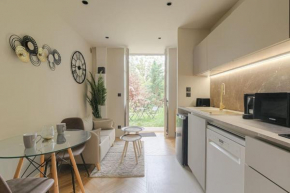 Joli duplex avec jardin, 2 personnes, Écully